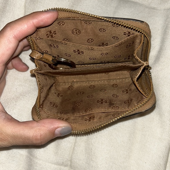 Tory Burch Robinson Coin Zip - Picture 4 of 5